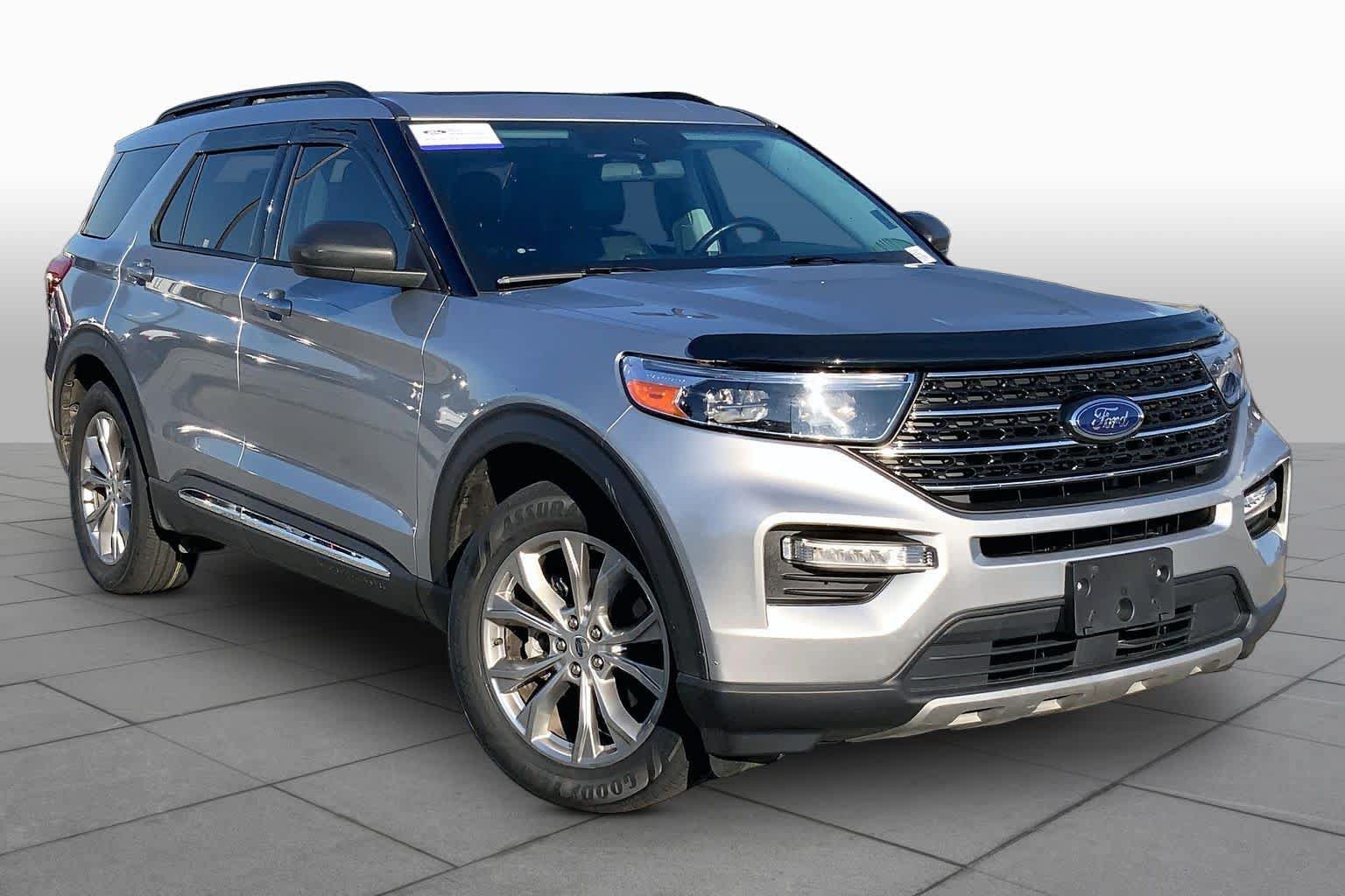 Certified 2022 Ford Explorer XLT w/ Equipment Group 202A RWD image 3