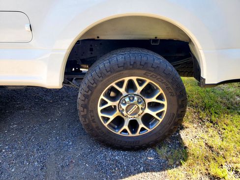 Used 2021 Ford F250 Lariat w/ Lariat Value Package image 7