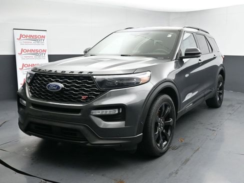 Used 2020 Ford Explorer ST w/ ST Street Pack image 4