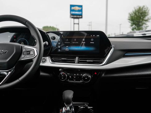 New 2026 Chevrolet Trax LT w/ Driver Confidence Package FWD image 15