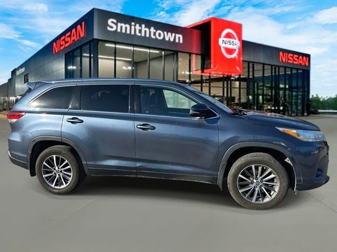 Used 2019 Toyota Highlander XLE image 4