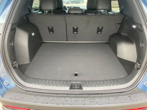 New 2026 Chevrolet Equinox RS w/ Convenience Package III FWD image 24
