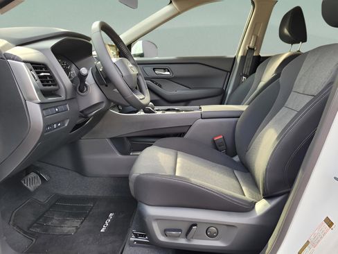 New 2026 Nissan Rogue SV image 8