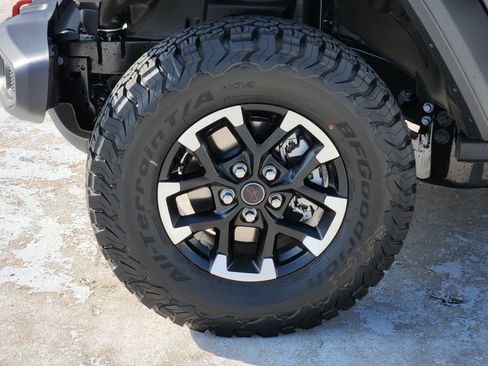 New 2026 Jeep Wrangler Unlimited Rubicon AWD/4WD image 10