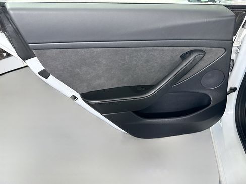 Used 2021 Tesla Model 3 Standard Range Plus image 25