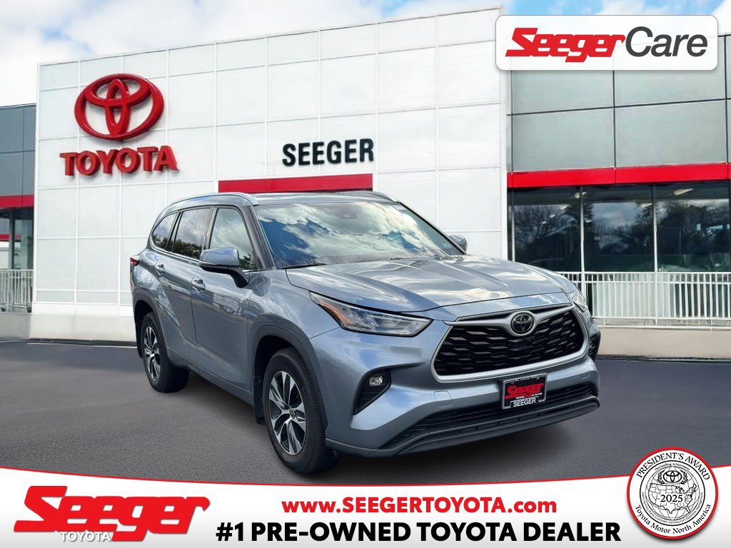 Used 2020 Toyota Highlander XLE AWD/4WD image 1