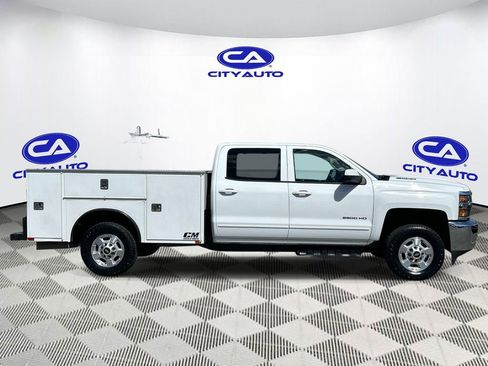 Used 2018 Chevrolet Silverado 2500 LT AWD/4WD image 2