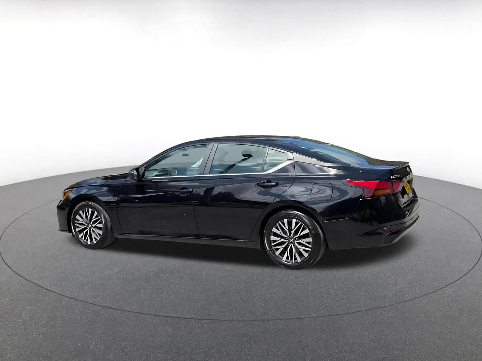 Used 2026 Nissan Altima 2.5 SV FWD image 9