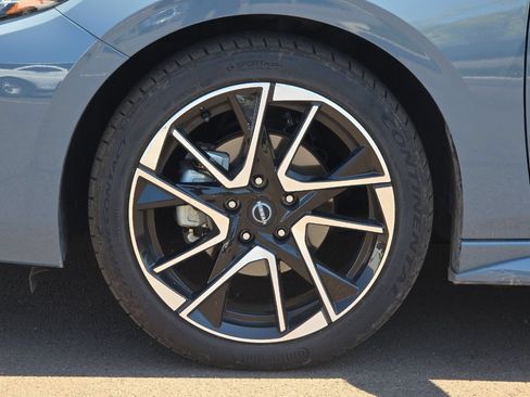 Used 2024 Nissan Sentra SR FWD image 25