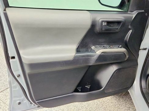 Used 2021 Toyota Tacoma SR5 image 10