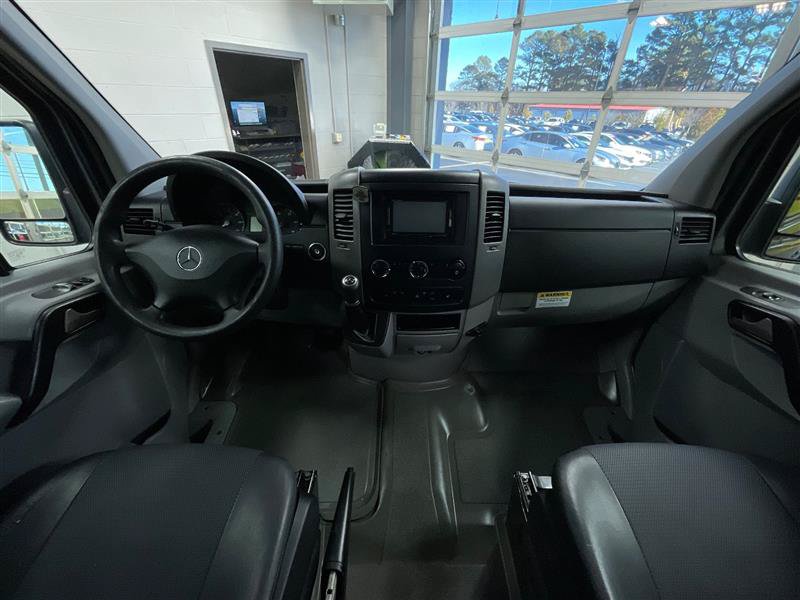 Used 2014 Mercedes-Benz Sprinter 2500 image 17
