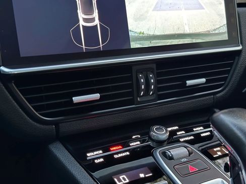 Used 2020 Porsche Cayenne S w/ Premium Package image 38