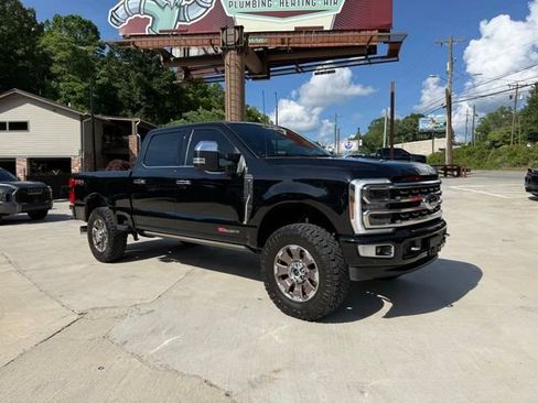 Used 2024 Ford F250 Platinum AWD/4WD image 2