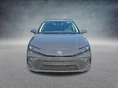 Used 2025 Toyota Camry LE FWD image 4