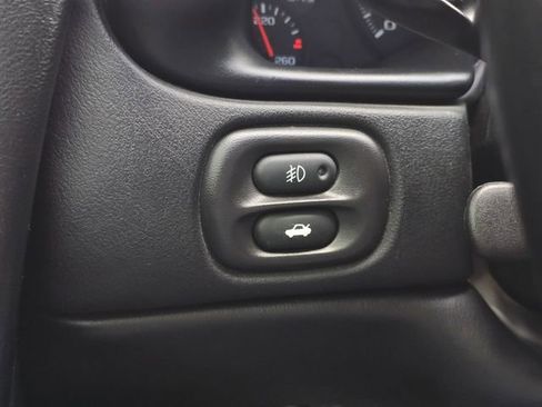 Used 2004 Chevrolet Corvette Coupe w/ Roof Package RWD image 31