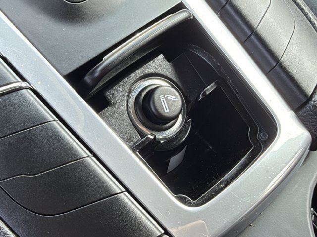 Used 2020 Porsche Macan AWD/4WD image 19