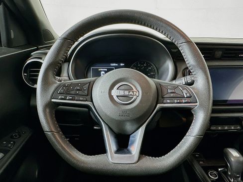 Used 2024 Nissan Kicks SR image 17