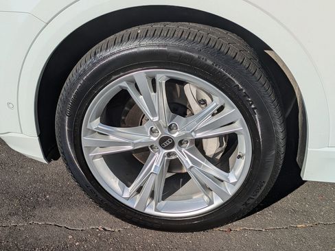 Used 2023 Audi Q8 Prestige w/ Prestige Package image 28