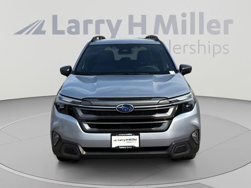 Used 2025 Subaru Forester Limited AWD/4WD image 8