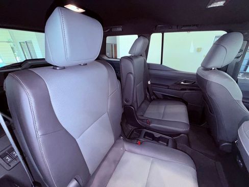 Used 2024 Lexus GX 550 w/ Accessory Package (2T) AWD/4WD image 15