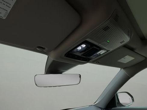 Used 2024 Volkswagen Atlas SEL Premium R-Line image 27