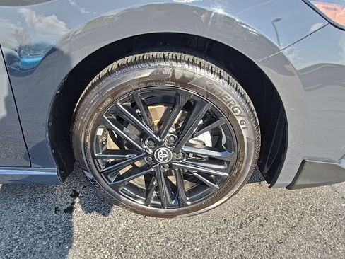 Used 2025 Toyota Camry SE image 11