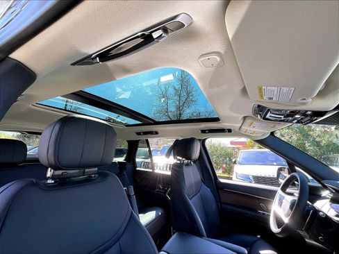 New 2026 Land Rover Range Rover SE image 29