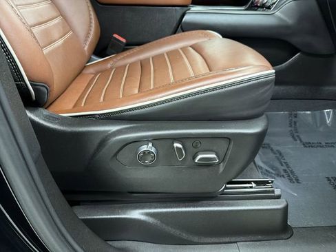 Used 2024 GMC Yukon Denali Ultimate image 23