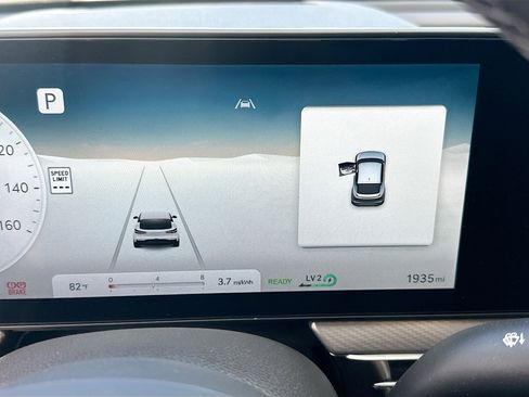 Used 2025 Genesis GV60 RWD image 12