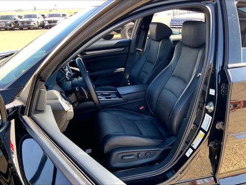 Used 2018 Honda Accord Sport image 8