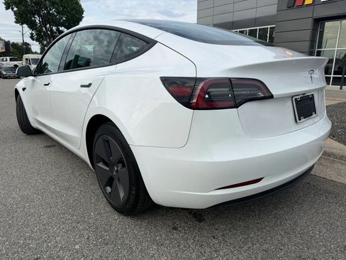 Used 2023 Tesla Model 3 Standard Range RWD image 3