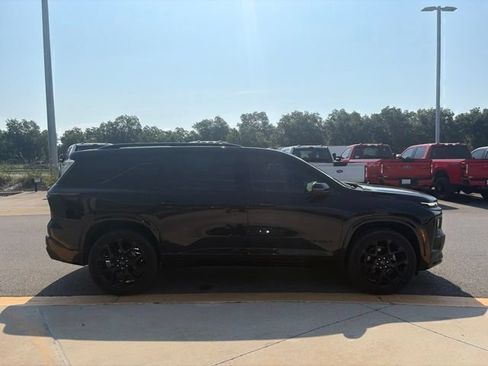 Used 2026 Chevrolet Traverse RS FWD image 6
