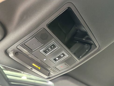 Certified 2023 Land Rover Defender 130 SE image 15