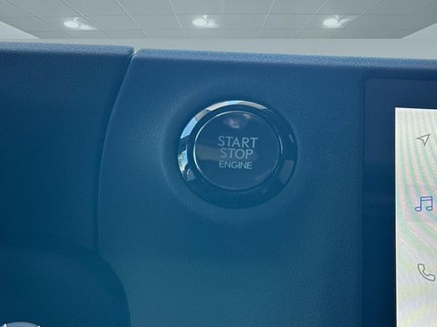 Used 2025 Lexus GX 550 w/ Accessory Package (2T) AWD/4WD image 22