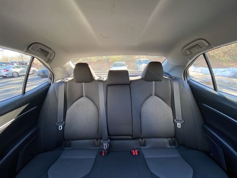 Used 2021 Toyota Camry LE image 27