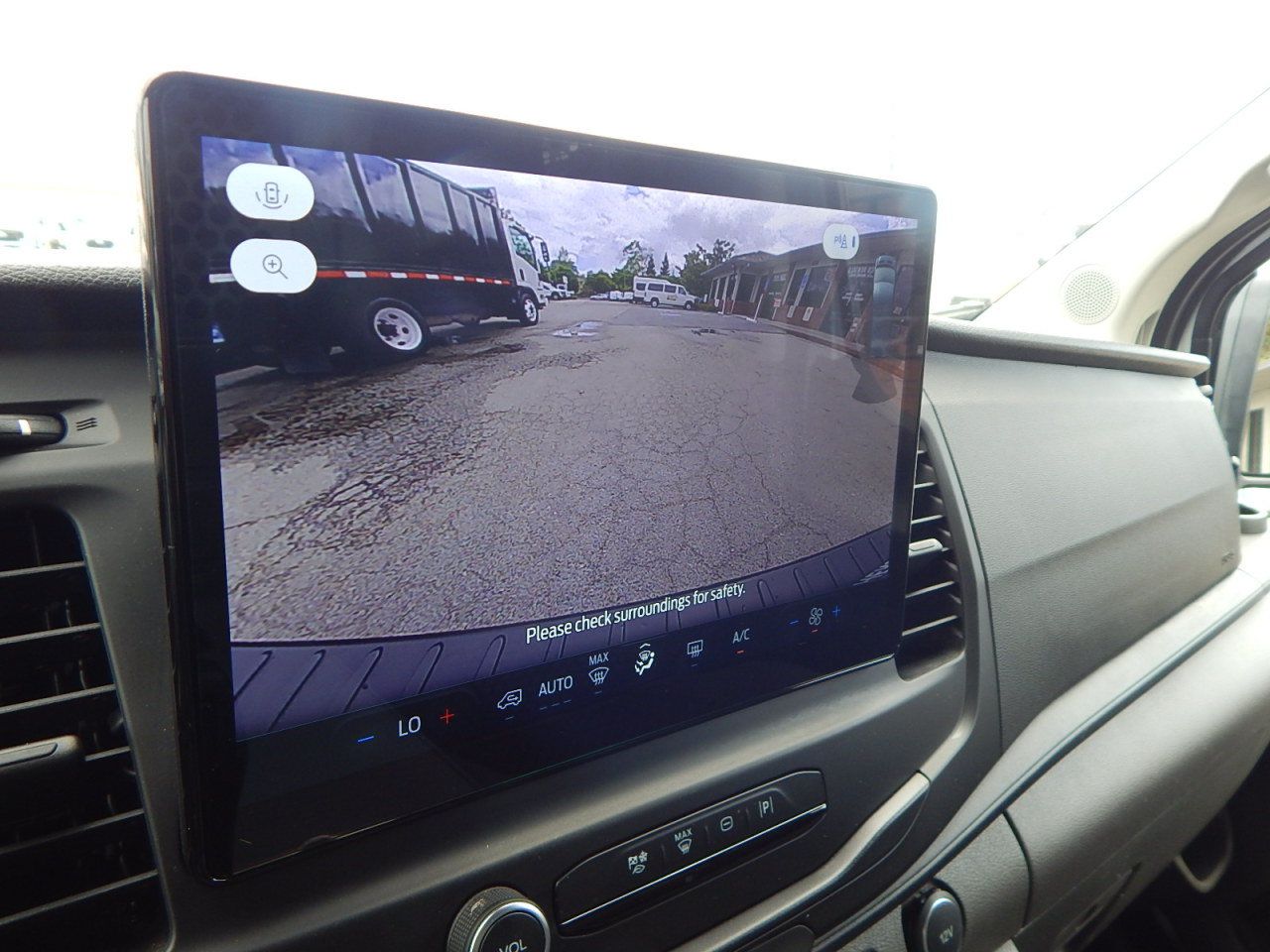 Used 2022 Ford Transit 250 Low Roof RWD image 21