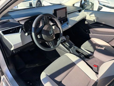 Used 2025 Toyota Corolla LE FWD image 18