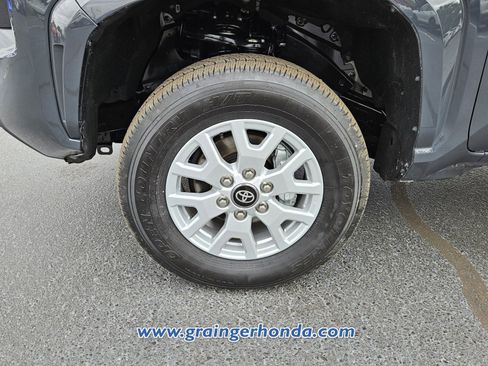 Used 2025 Toyota Tacoma SR5 image 9