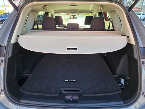 Certified 2026 Nissan Rogue SV image 17