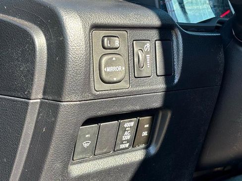 Used 2018 Toyota 4Runner SR5 image 16