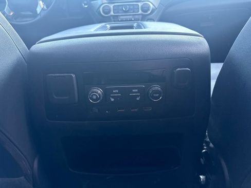 Used 2019 Chevrolet Suburban LT AWD/4WD image 37