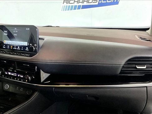 Used 2023 Nissan Rogue SL w/ SL Premium Package image 12