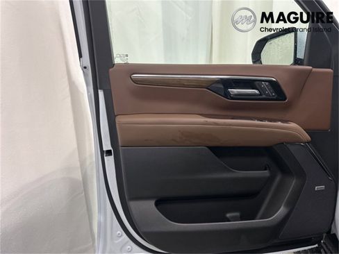 New 2026 Chevrolet Suburban High Country image 17