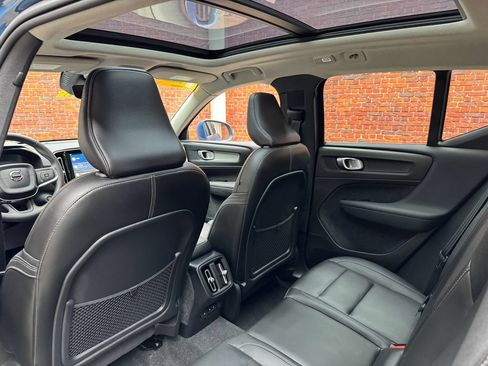 Used 2024 Volvo XC40 B5 Plus AWD/4WD image 25