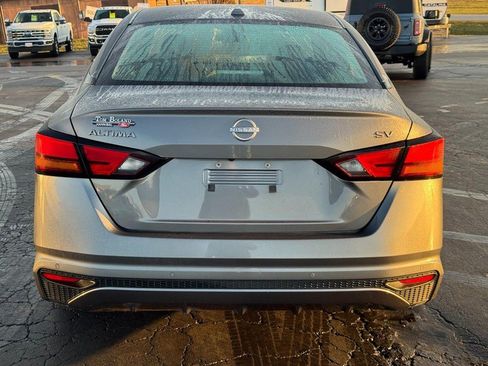 Used 2024 Nissan Altima 2.5 SV image 5