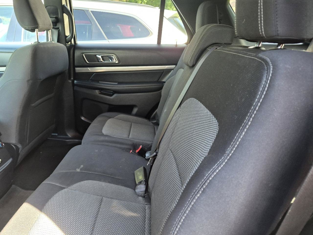 Used 2018 Ford Explorer XLT AWD/4WD image 11