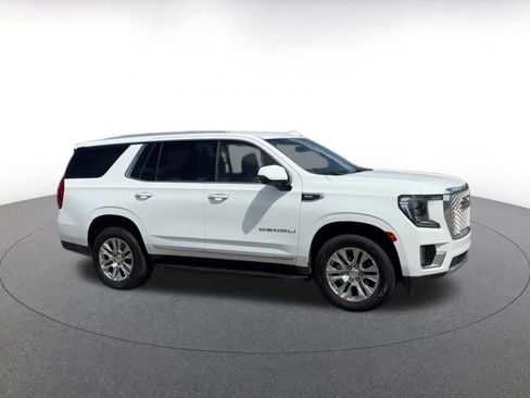 Used 2023 GMC Yukon Denali AWD/4WD image 2