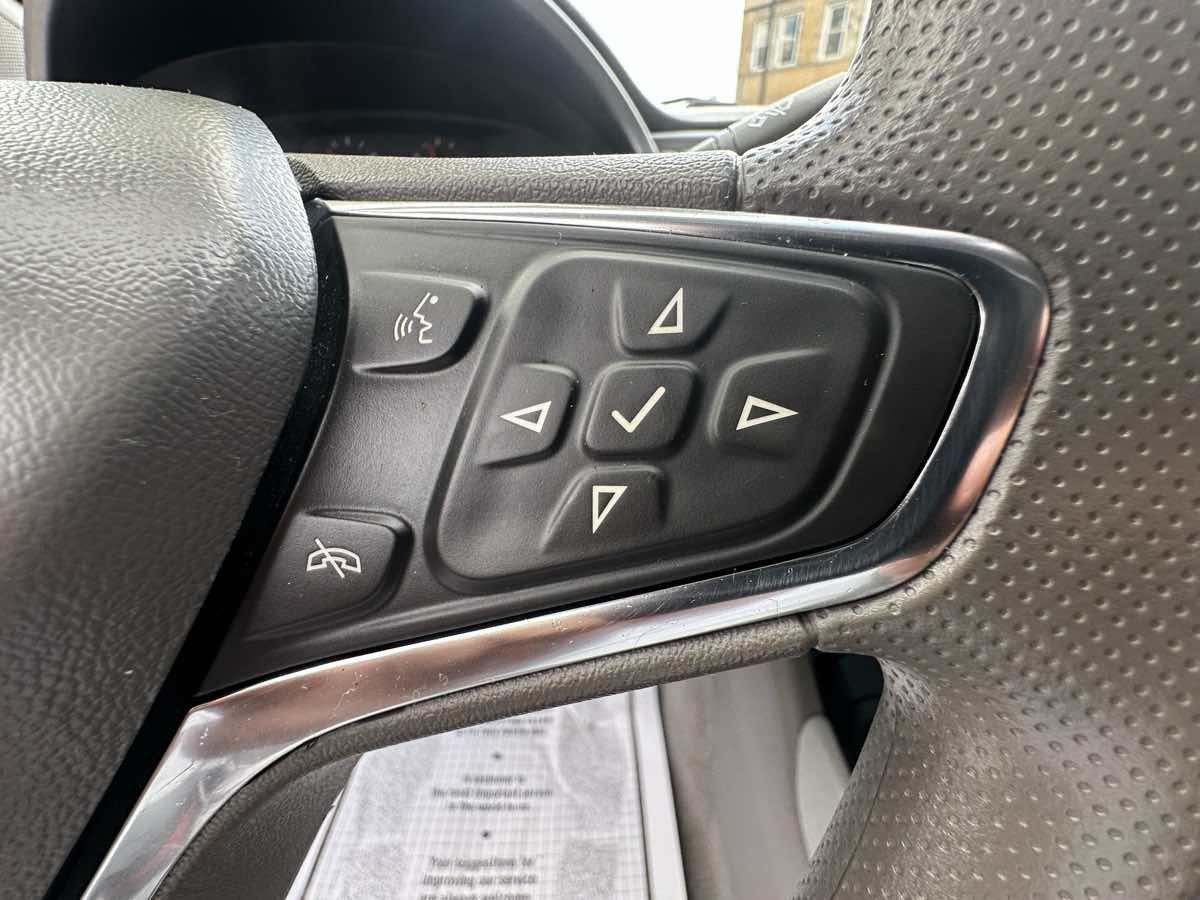 Used 2021 Chevrolet Malibu LS FWD image 15