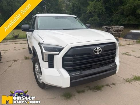 Used 2023 Toyota Tundra SR5 AWD/4WD image 3