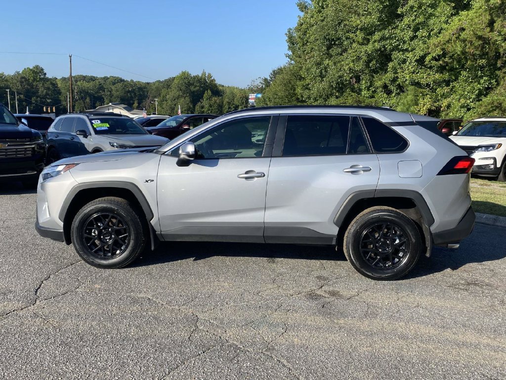 Used 2024 Toyota RAV4 XLE w/ Convenience Package FWD image 2